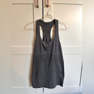 Lululemon Swiftly Tech Tank in Gray Size 8